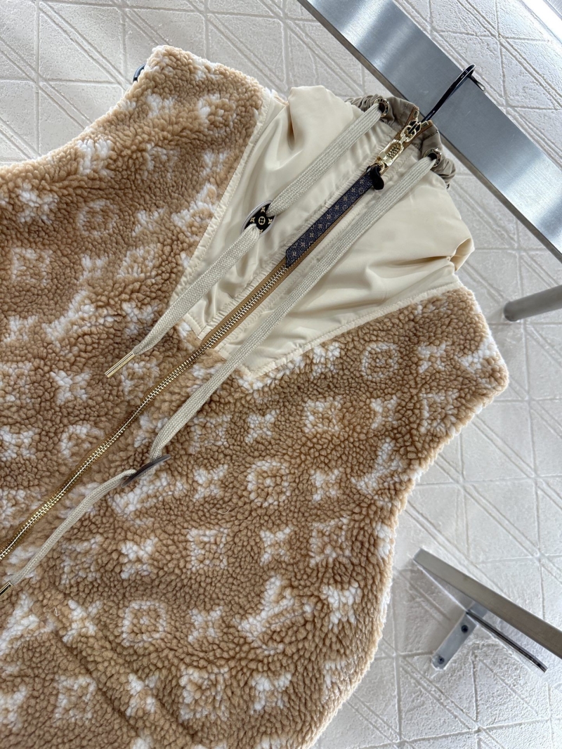 l0vis Vvtt0n outwear